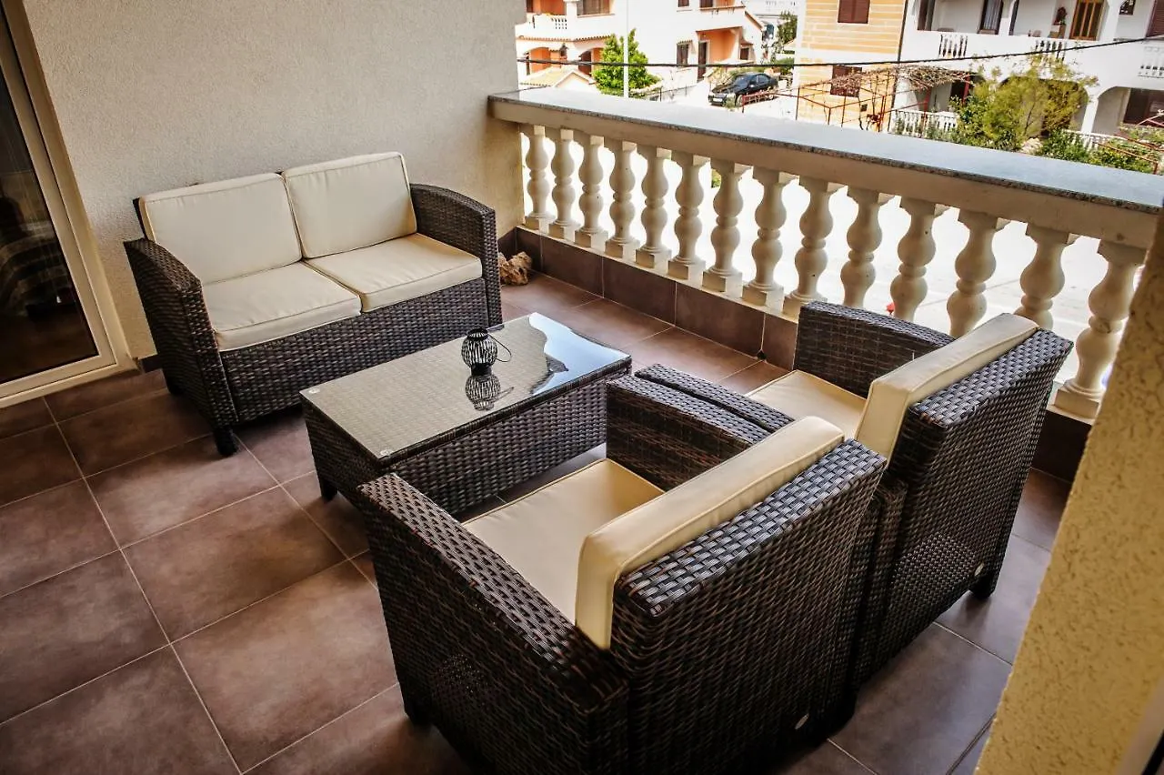 Apartment Ema Zadar