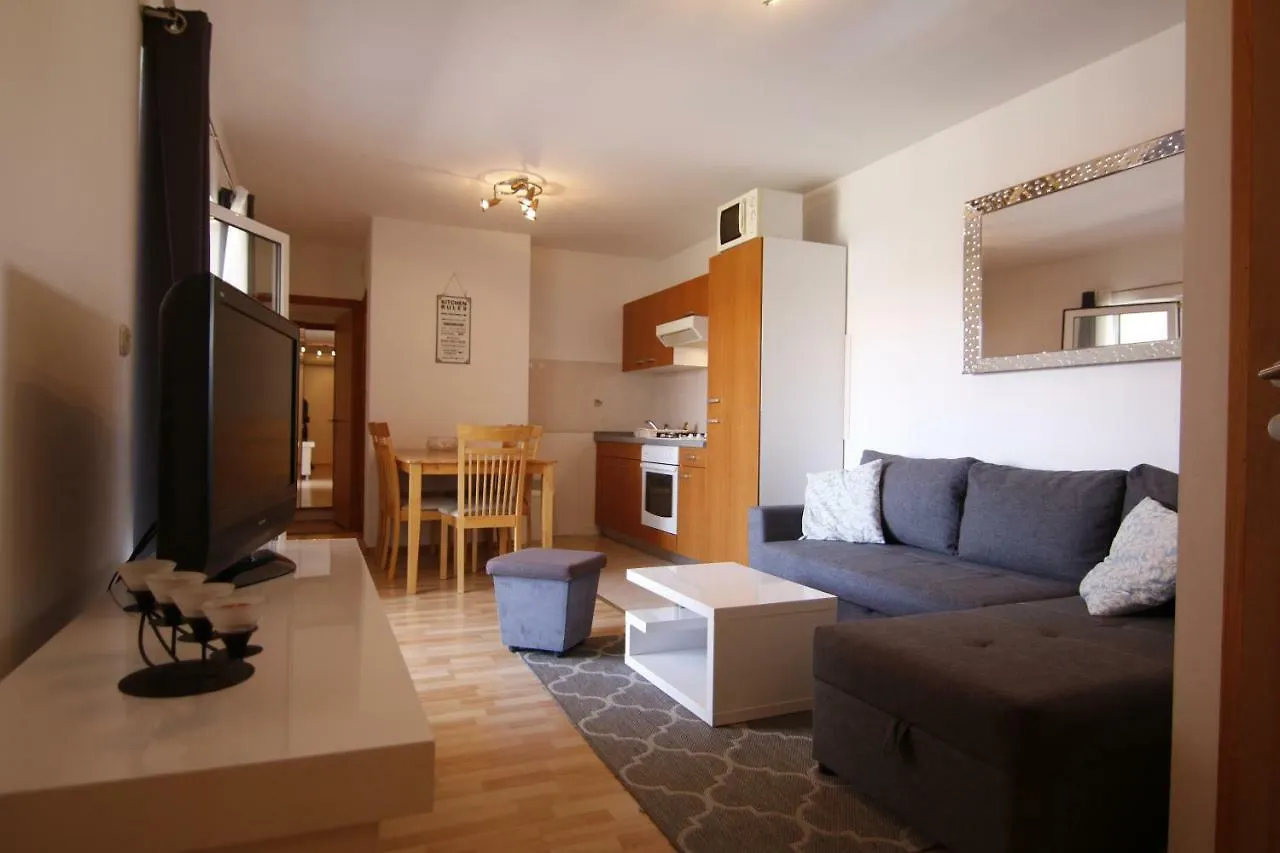 Apartment Ema Zadar