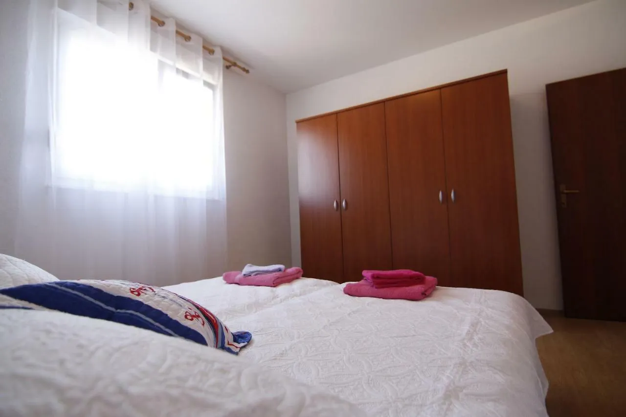 Apartment Ema Zadar 0*,